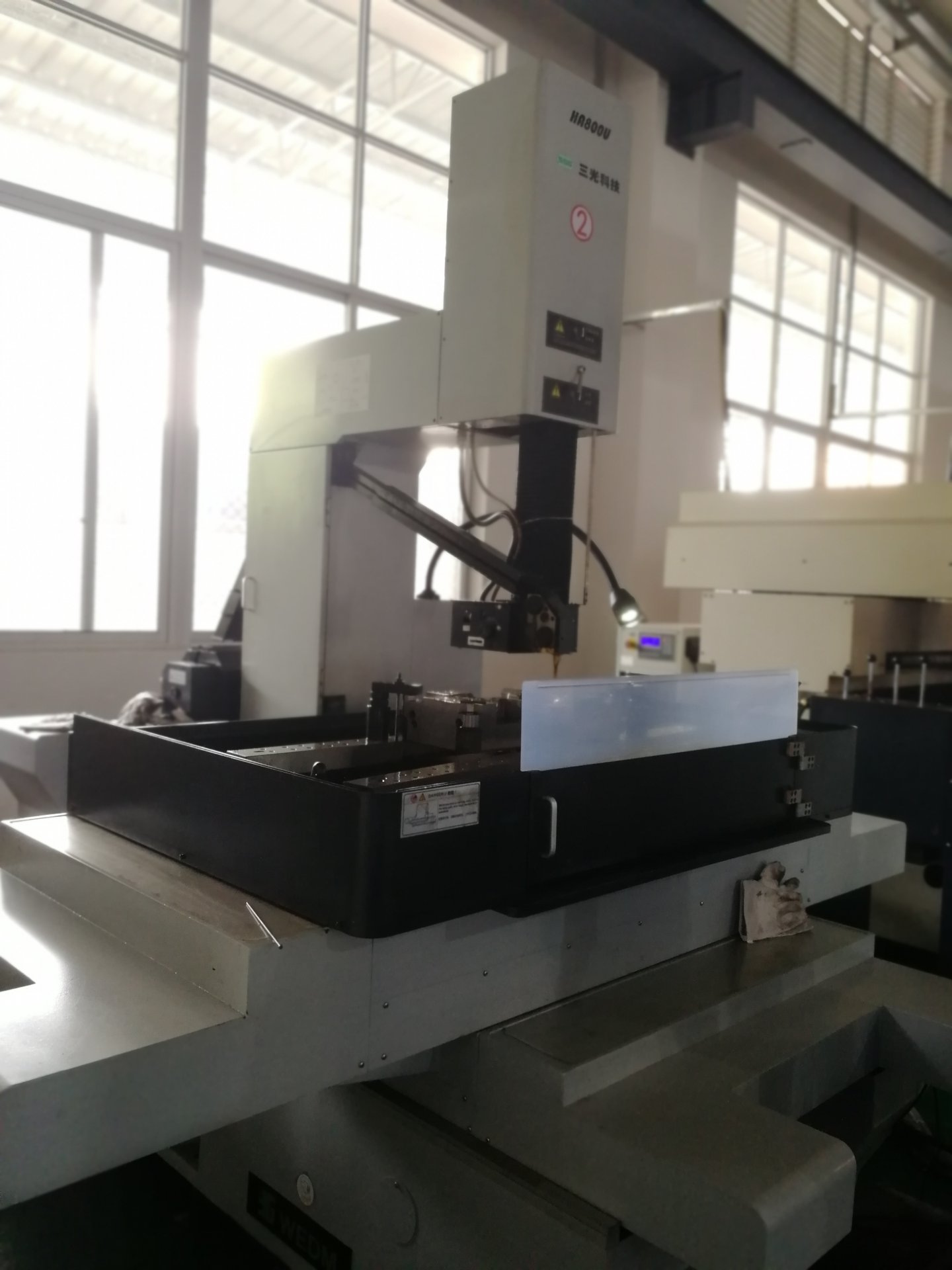 电火花线切割机